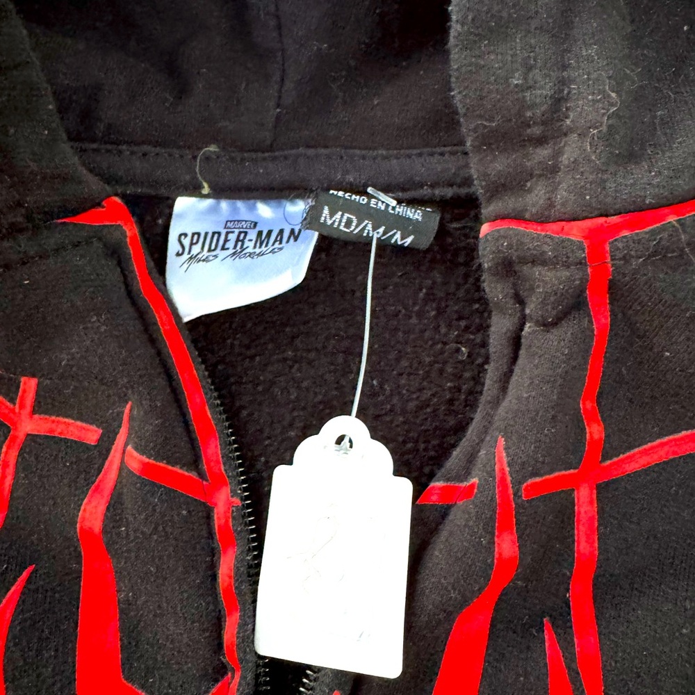 Marvel Miles Morales Spider-Man
Hooded Jacket -M (7) - Picture 4 of 7